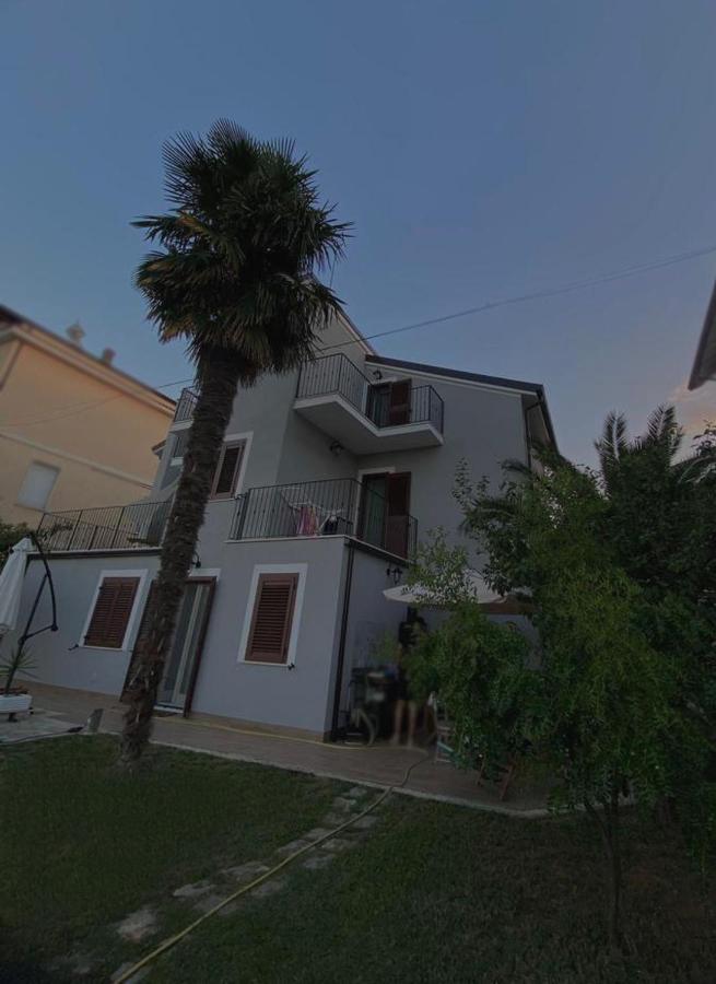 Bed and Breakfast Dimora Il Campanile К'єті Екстер'єр фото